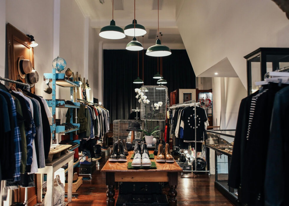 retail floor displays retail logistics